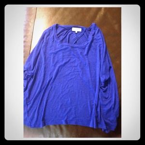 🔴SOLD🔴☯ Urban tulip-back top ☮