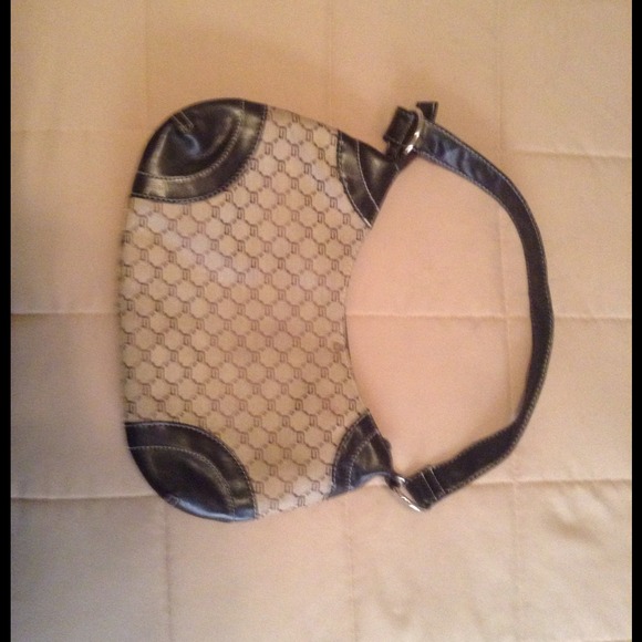 Handbag - Picture 2 of 2