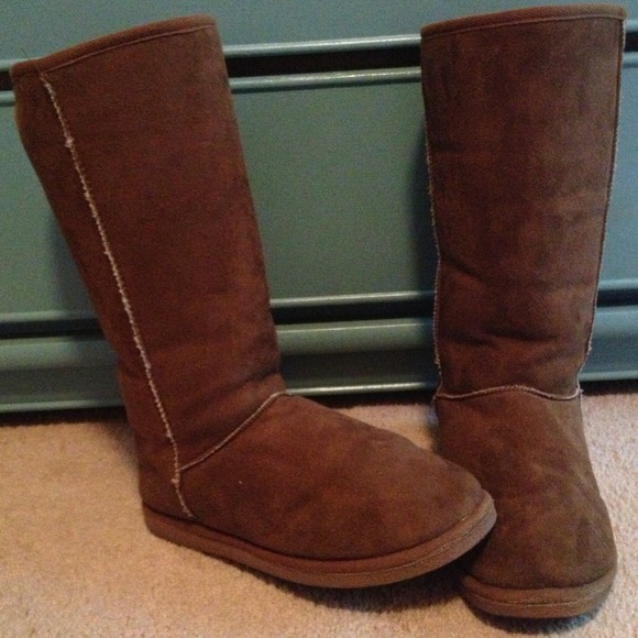 boots - Picture 3 of 4