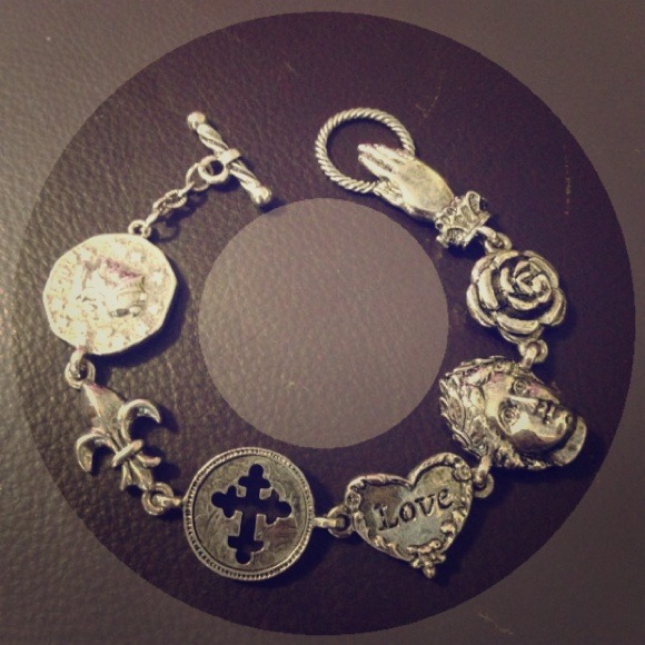 🔴SOLD🔴Never worn bracelet