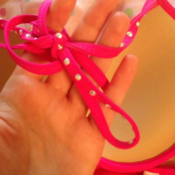 VS bathing suit! 🌺 NEVER WORN - Picture 4 of 4