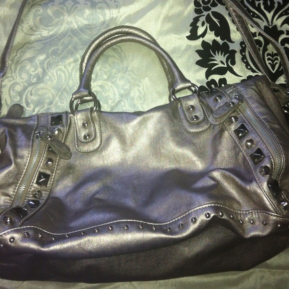 Sold ⬇Reduced⬇👜Steve Madden silver studded purse