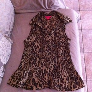 Cute Sleeveless blouse!