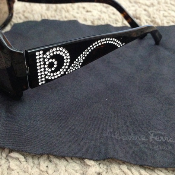 Salvatore Ferragamo Sunglasses main image 4