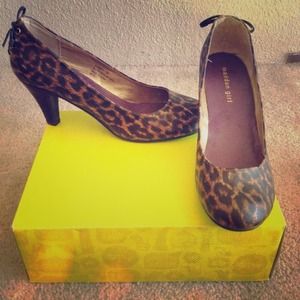 Leopard Madden Girl Pumps