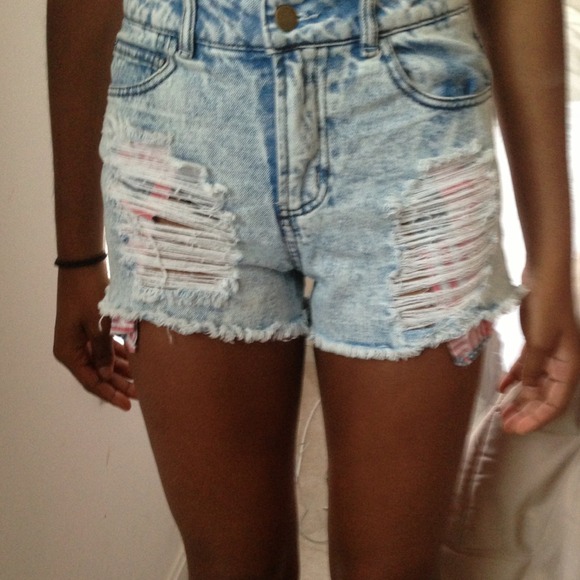 high waisted shorts - Picture 3 of 4