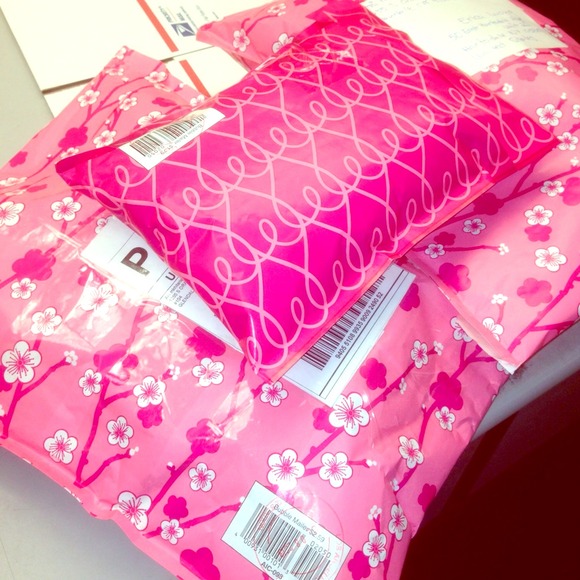 SHIPMENTS - Picture 1 of 1