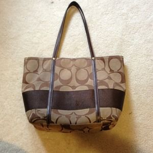Used coach tote 100% authentic