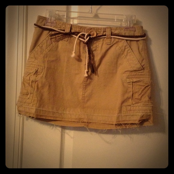 Rugged khaki short skirt