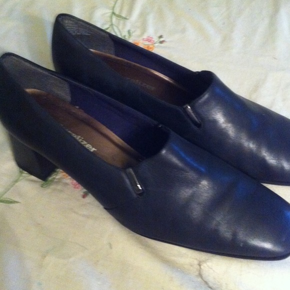 SOLD - Picture 4 of 4