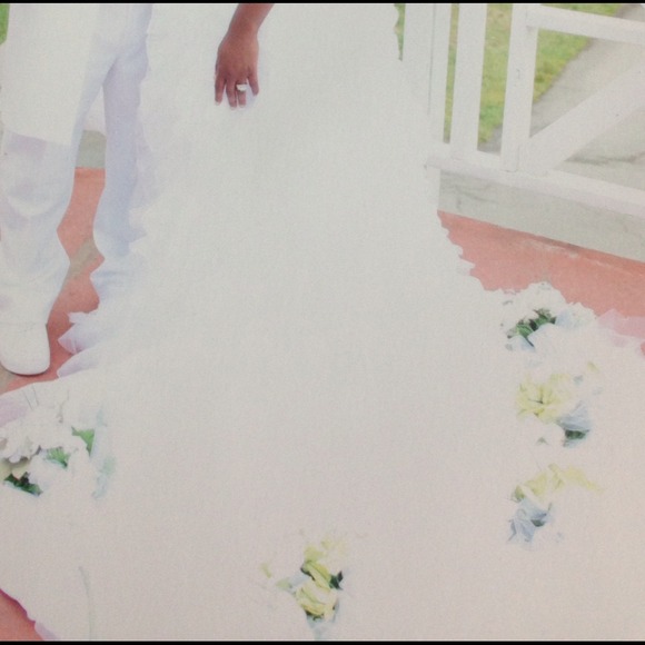 Monique Lou wedding dress! - Picture 3 of 3