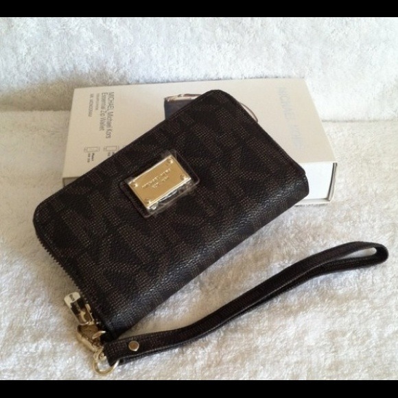 MK Zipper Wallet for iPhone