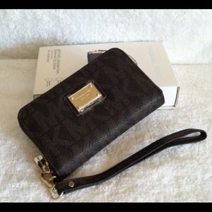 MK Zipper Wallet for iPhone