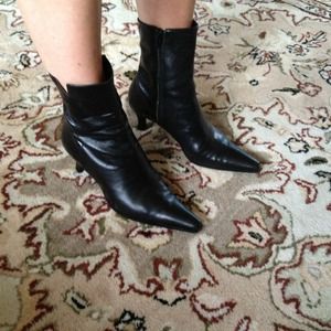 Nine West leather kitten heal boots
