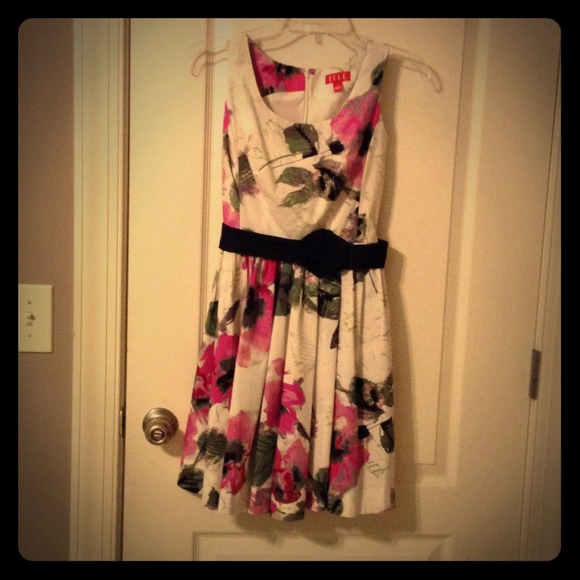 Gorgeous form fitted dress