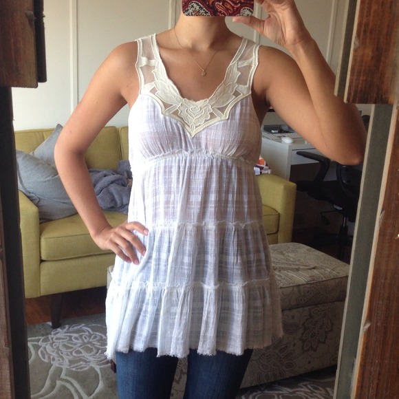 ❌SOLD IN BUNDLE❌Free People White Top Size 6