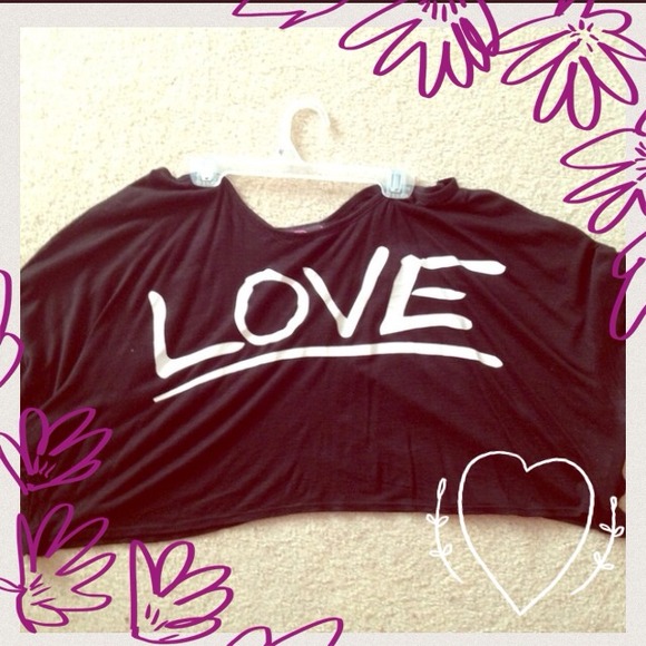 ❌SOLD❌ Black "love" crop top