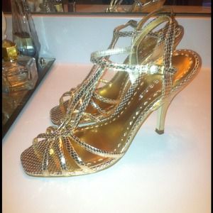 BCBG Sparkling 4 inch like new Strap Sandal