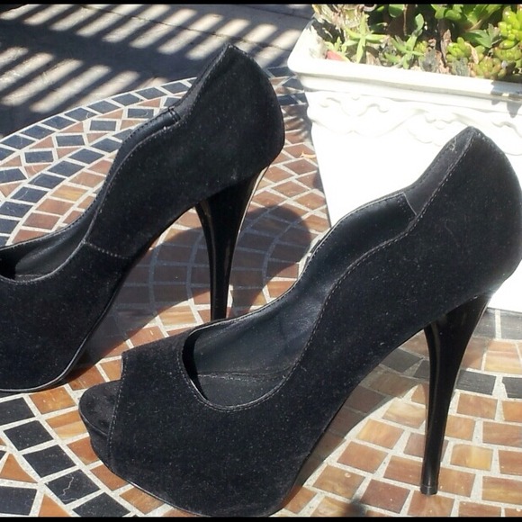 QUPID  Shoes - QUPID PEEP TOE PUMPS size 5 1/2