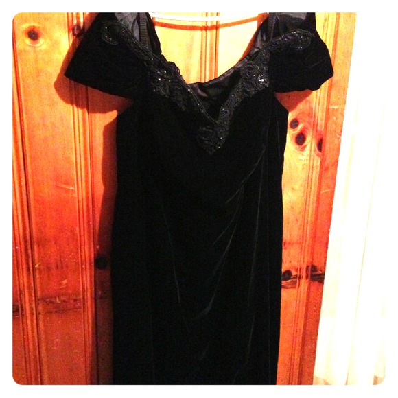 Size 18 Black Formal Velvet Gown