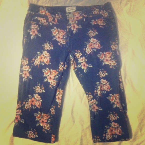 Aéropostale Floral Pants