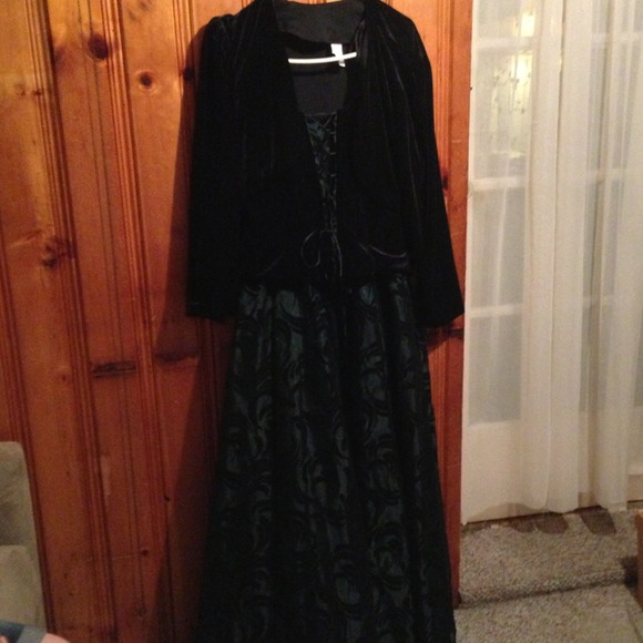 XL Bl Velvet gown and sparkle jacket bundle