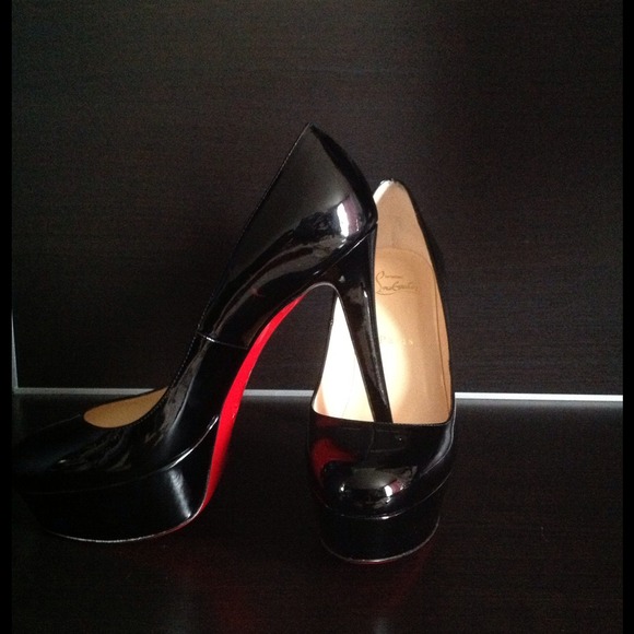 👠👠My first Christian louboutin NOT FOR SALE.👠👠 - Picture 3 of 3