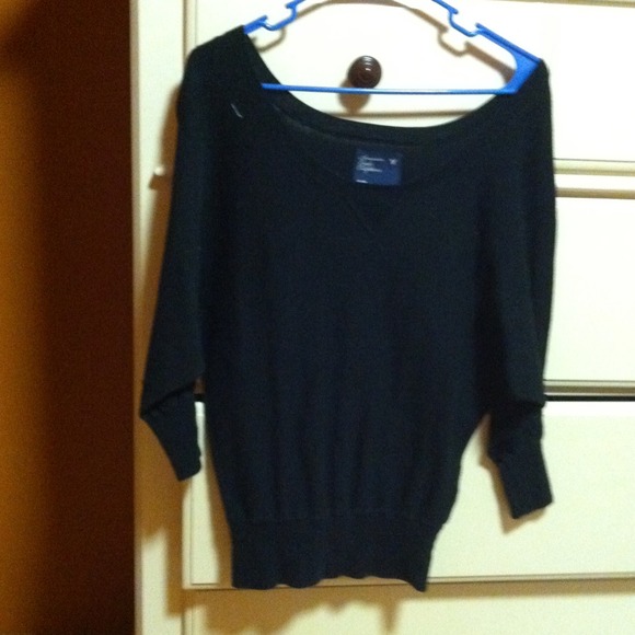 Quarter sleeve top