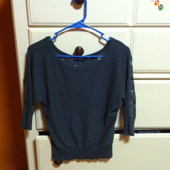 Lace back quarter sleeve top