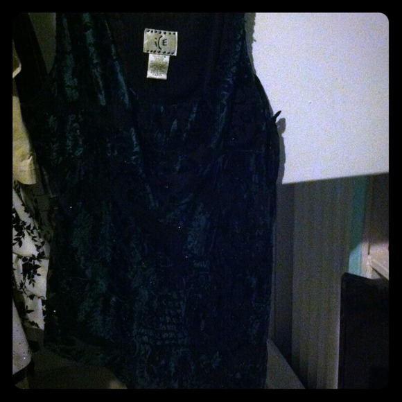 Black & dark teal top.