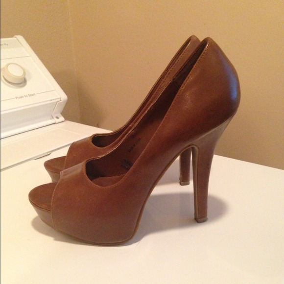 Brown peep toe pumps