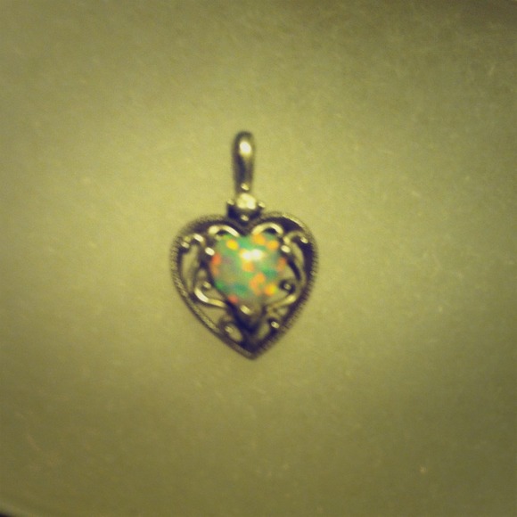 💗Traded💗Heart opal pendant