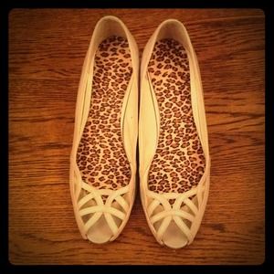 Vintage Lacework Peep Toe Pumps • Made in Italy