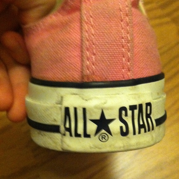 X SOLD X Hotpink Chuck Taylor All StarCONVERSE! - Picture 3 of 4