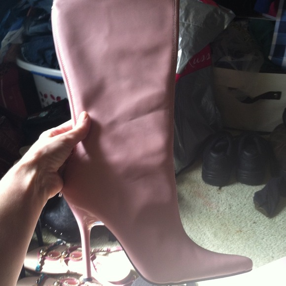 NEVER WORN BELOW KNEE CUTE PINK BOOTS!!! - Picture 2 of 4