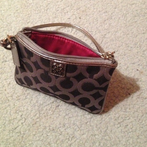 authentic coach wristlet - Picture 2 of 3