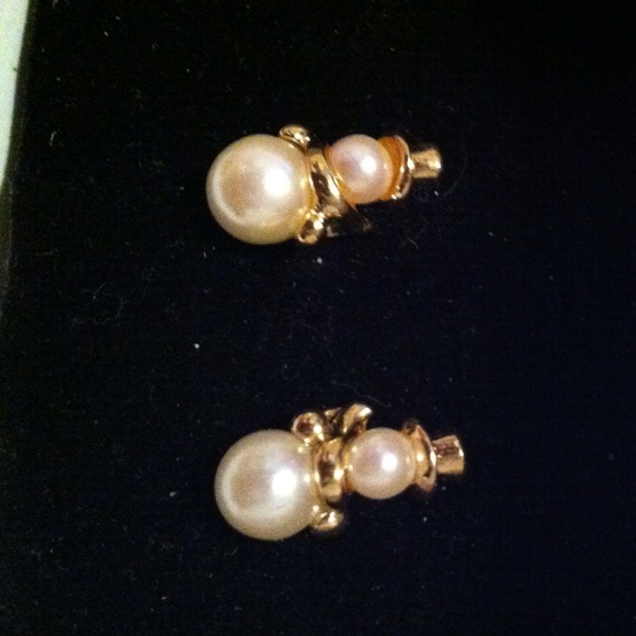 AVON SNOWMAN EARRINGS NIB