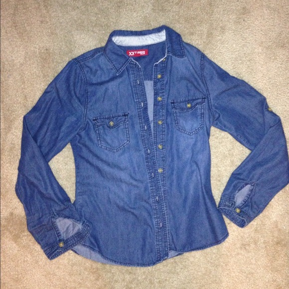 Chambray top sold in bundle!