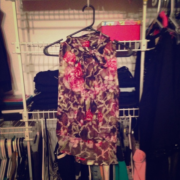 Brand new size 4 top!!! 100% silk.