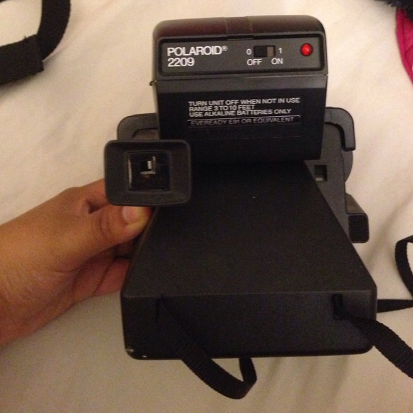 Polaroid Sonar One Step Camera with Flash - Picture 2 of 4