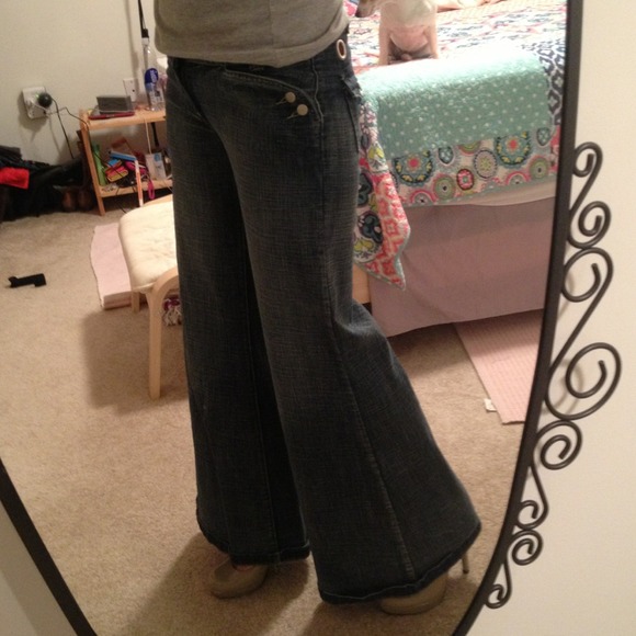 ❗️❗️SOLD❗️❗️EXTREME wide leg jeans