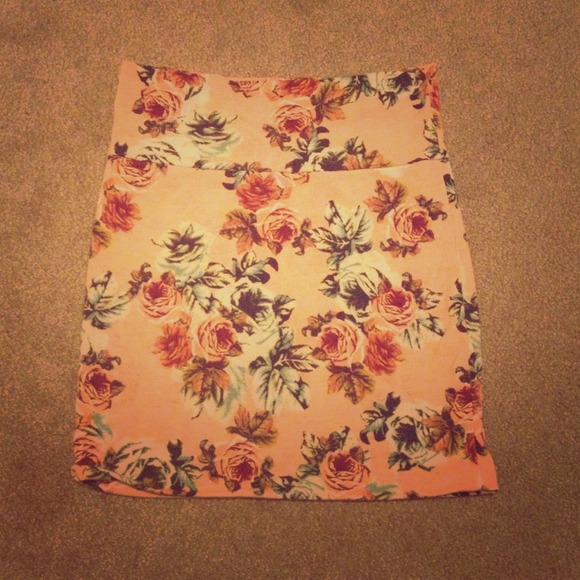 Floral print skirt