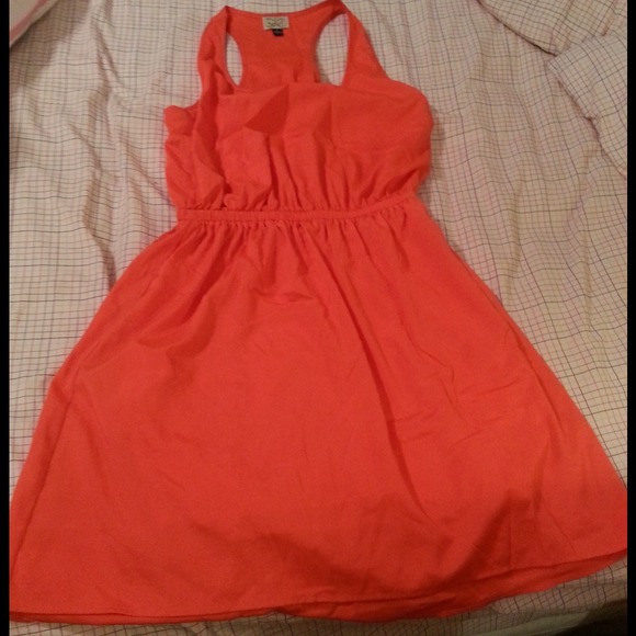 Neon orange dress,for attention seekers👾👾