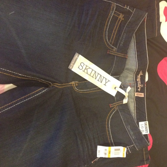 🌟🌟New American Rag Skinny Jeans + VS bras ❤