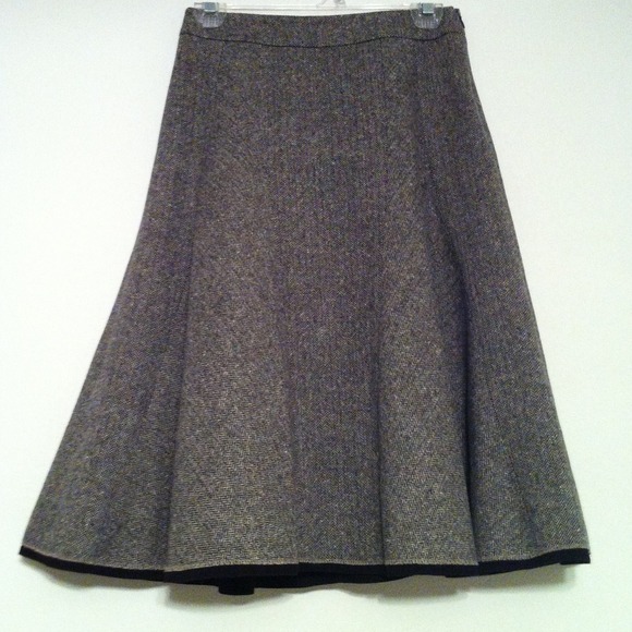 Herringbone skirt- sold on vinted - Picture 2 of 4