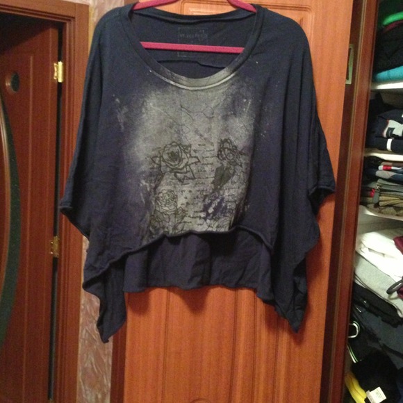 SOLD SOLD We The Free crop high low top size M/L