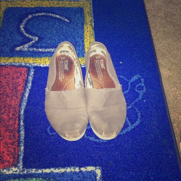 Toms