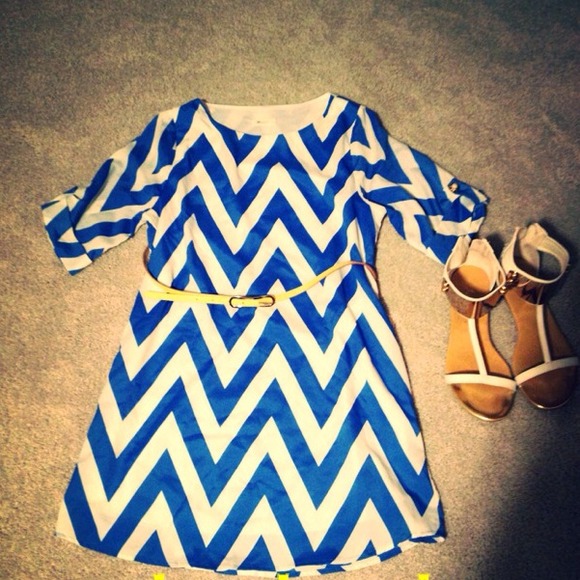 Dresses & Skirts - Blue & White Chevron DRESS!🎀