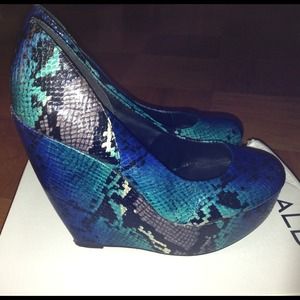 Snake 🐍 skin wedges by Aldo