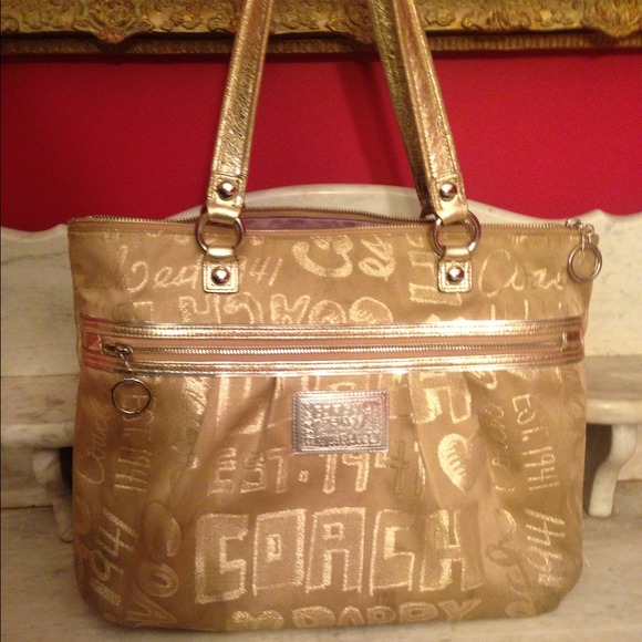 Coach Poppy Purse!
